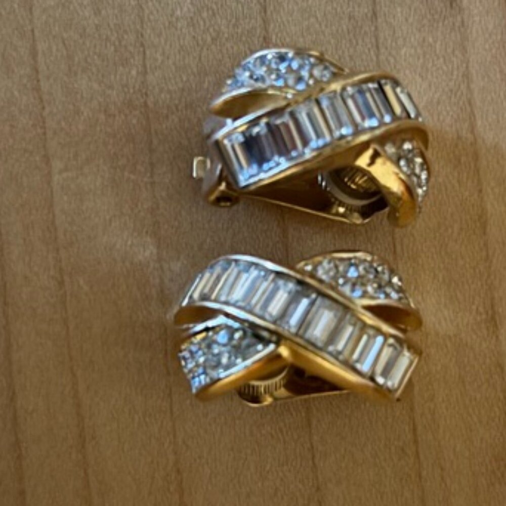 Christian Dior Clip Earrings